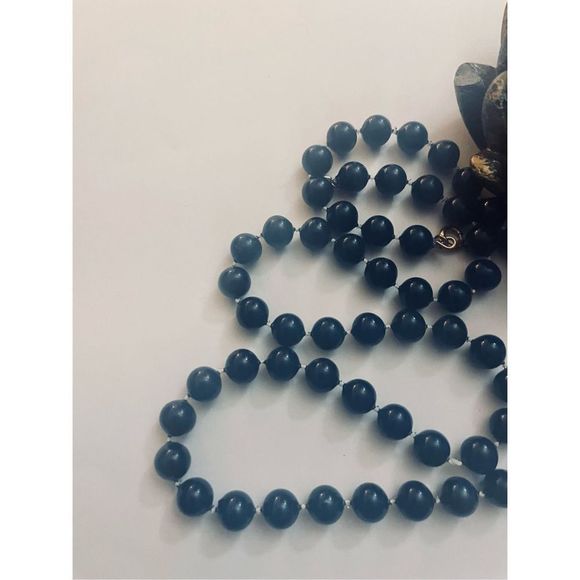 Navy blue handcrafted BEAD NECKLACE - Picture 5 of 5